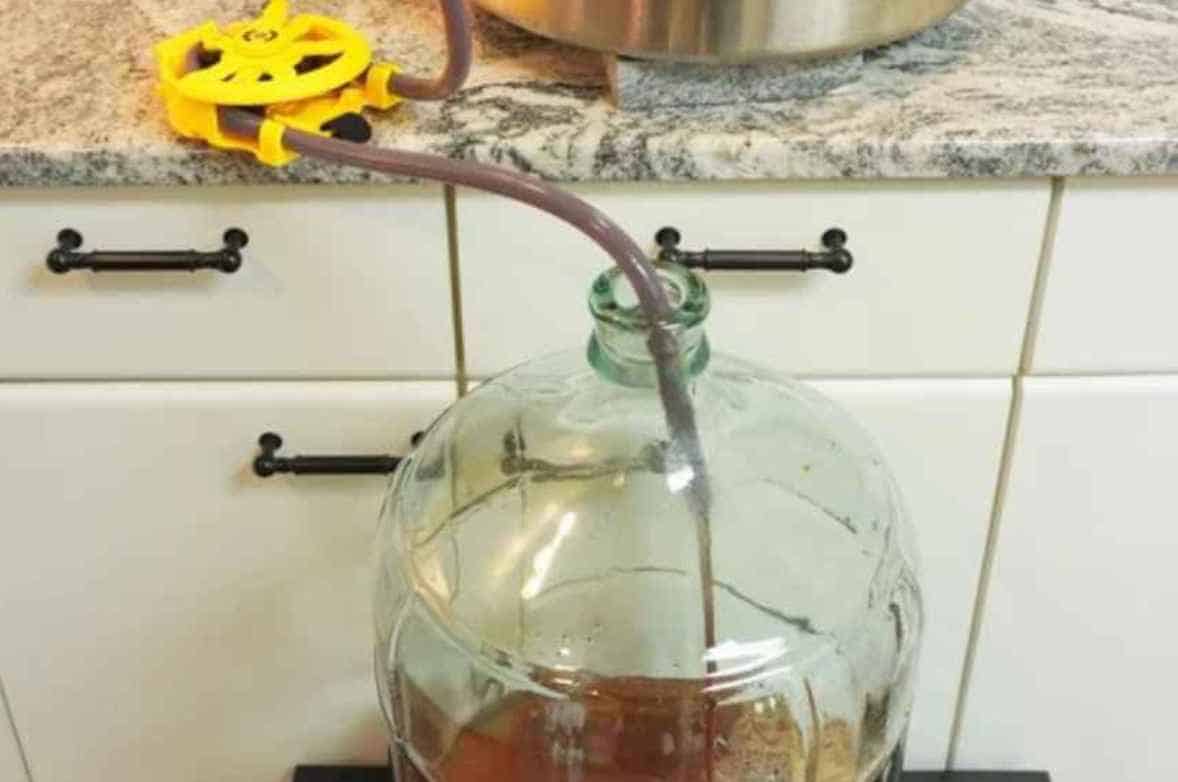 4 Ways to Siphon Beer (Hose, Racking Cane, Auto Siphon, Carboy Cap )