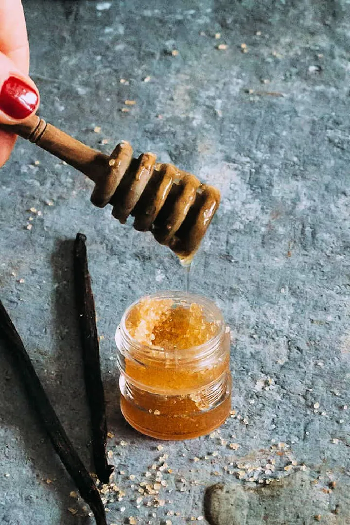 Homemade Lip Scrub With Honey