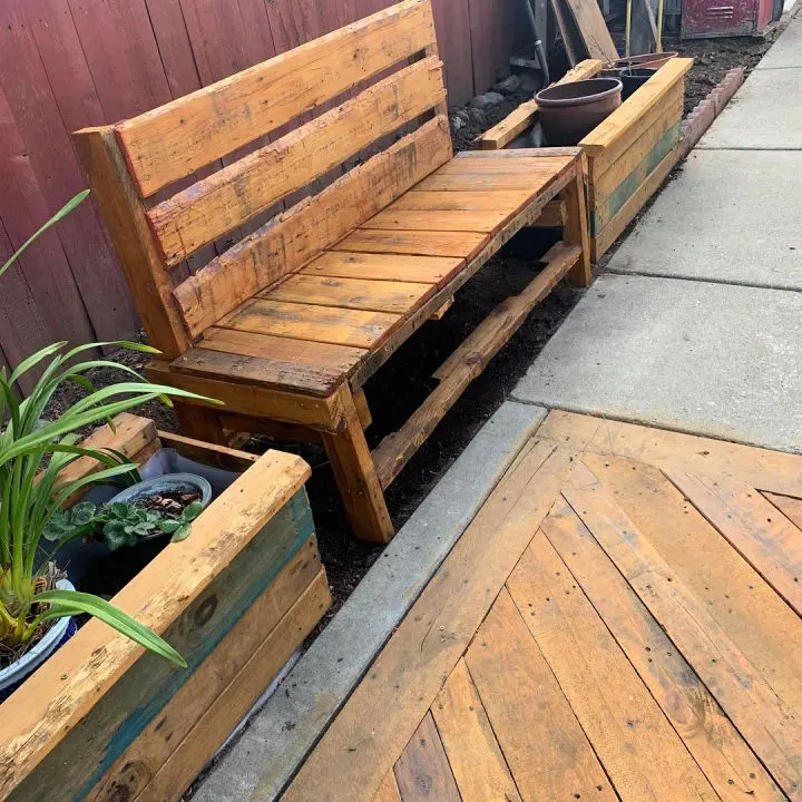 Pallet Backyard Bench